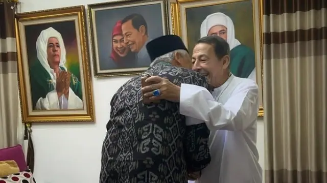 Ganjar Pranowo sowan ke Muhammad Luthfi bin Yahya (Habib Luthfi) di Kota Pekalongan. (Istimewa)