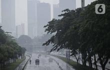 Hujan Petir Diprediksi Terjadi di Wilayah Jabodetabek Siang ini