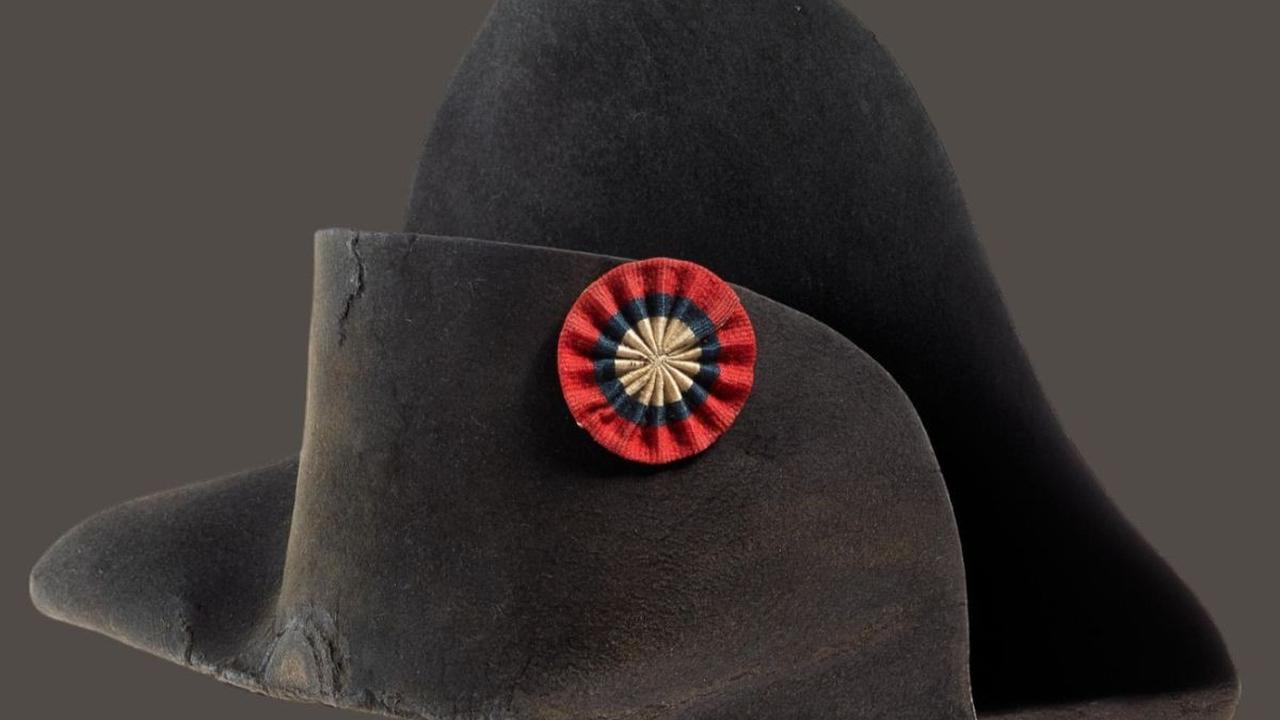 <b>Melewati Banyak Tangan</b>