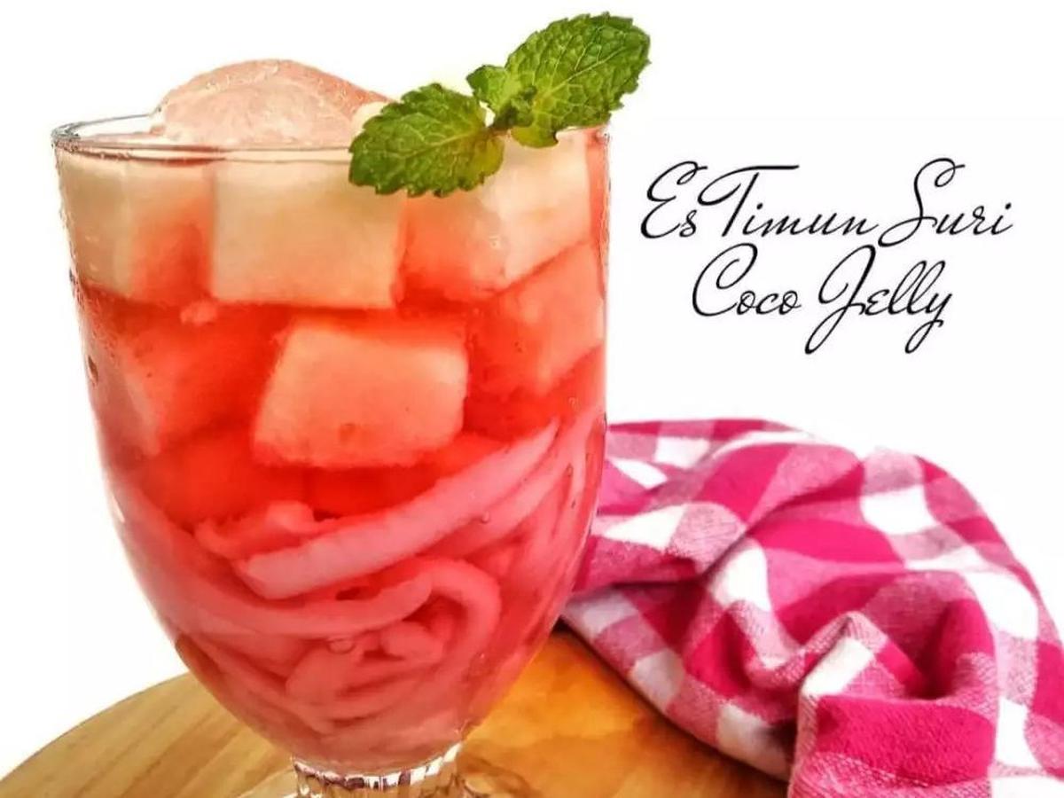<b>2. Es Timun Suri Coco Jelly</b>