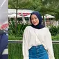 Potret Lolly tampil berhijab (sumber: Instagram/laurameizanimawardi)