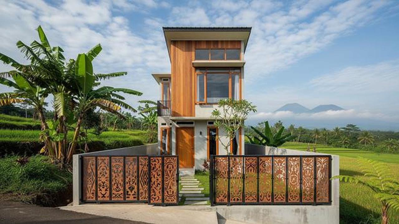 8 Desain Rumah Kecil tapi Luas dengan Pagar Aluminium Motif Kayu, Modelnya Disukai Gen-Z