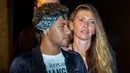 Striker Barcelona, Neymar Jr, menghadiri acara fashion di Shanghai, China, Senin (31/7/2017). Masa depan pemain asal Brasil tersebut masih teka teki setelah PSG tertarik memboyongnya dari Barcelona. (AFP/Chandan Khanna)