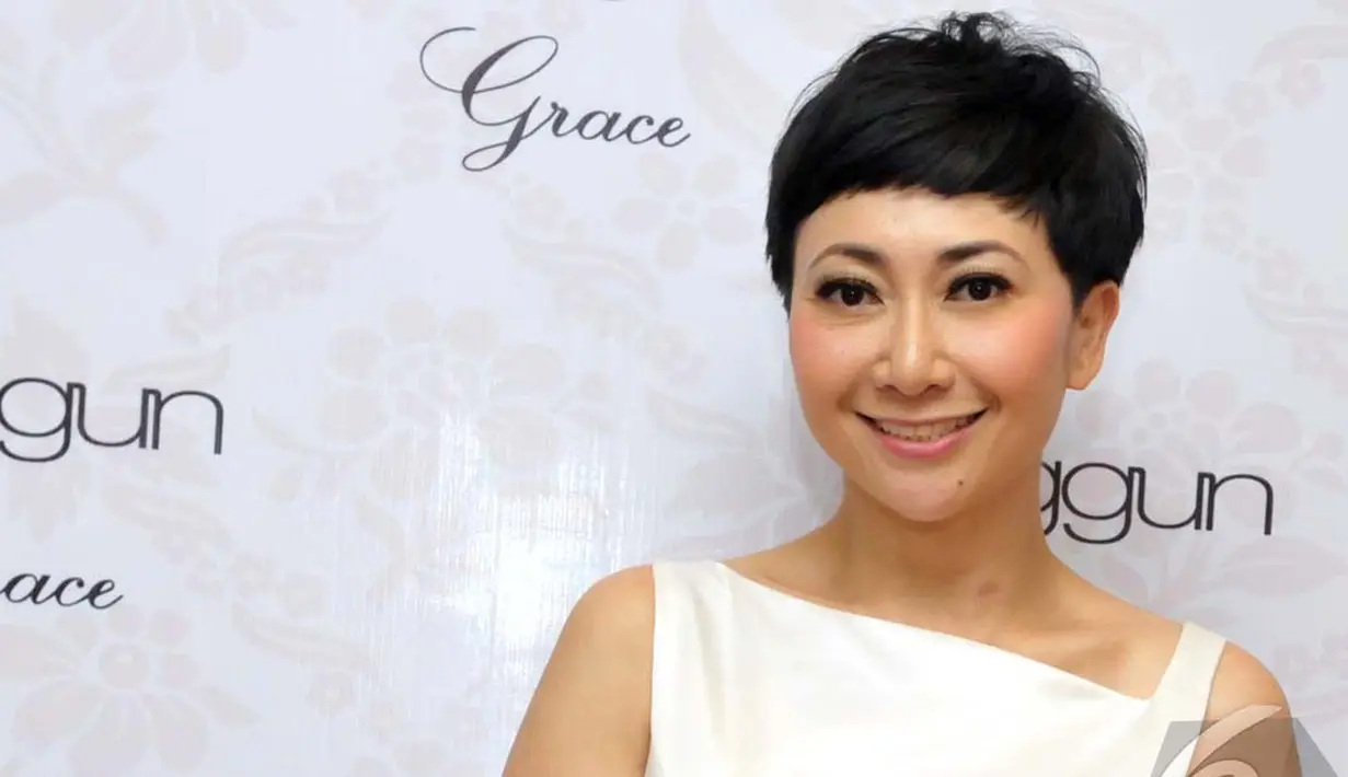 Presenter Indy Barends diterpa gosip tidak enak, St. Louis Lounge Plaza Indonesia, Jakarta, Kamis (26/6/2014) (Liputan6.com/Panji Diksana)