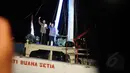 Joko Widodo didampingi Jusuf Kalla saat menyampaikan pidato kemenangan di atas kapal dengan panjang 20 meter dengan kapasitas 1.000 ton, Jakarta, Selasa (22/7/14). (Istimewa)