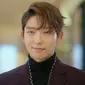 Lee Joon Gi di web drama Seven First Kisses. (via YouTube)