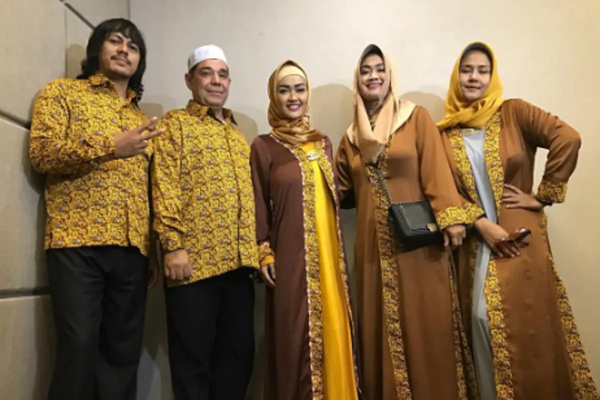 Julia Perez dan Ria Irawan