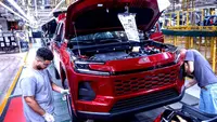 Toyota Pangkas Produksi RAV4, Inden Makin Mengular