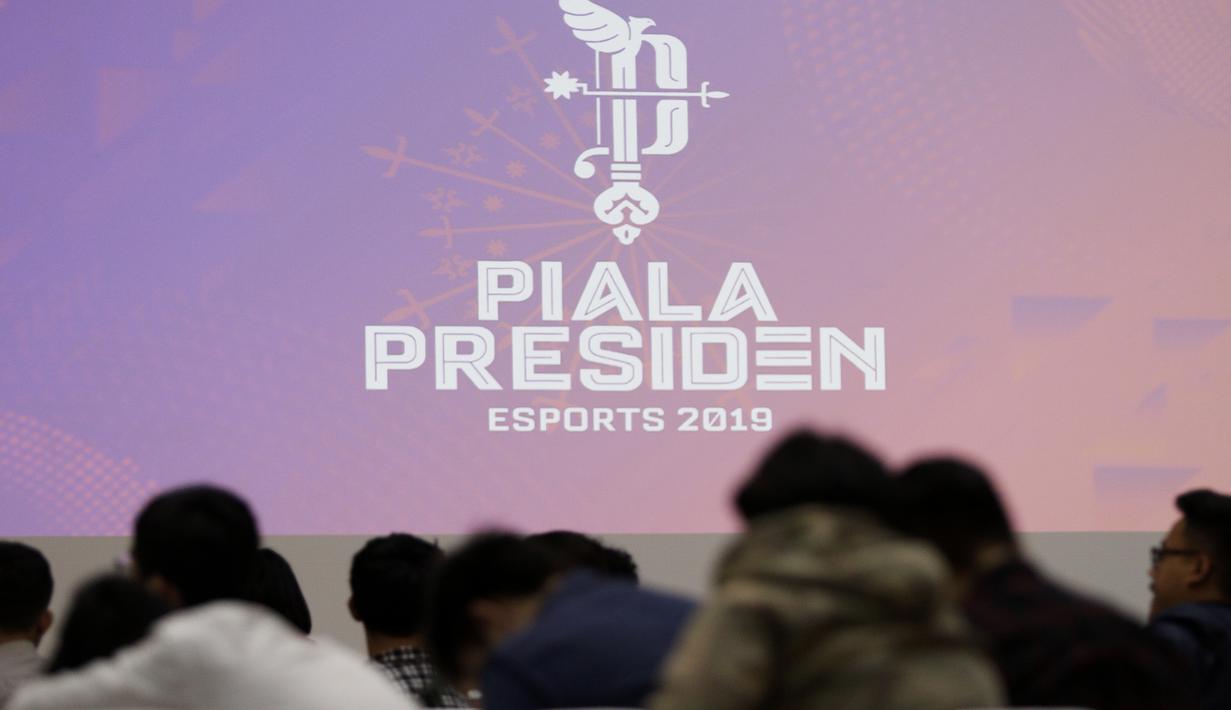 Tim peserta Piala Presiden Esports 2019 saat mengikuti bootcamp di Gedung Krida Bhakti Setneg, Jakarta, Selasa (26/3). Final Piala Presiden Esports akan digelar pada 30-31 Maret 2019. (Bola.com/Yoppy Renato)
