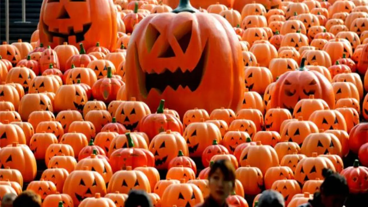 Penduduk Beijing Dilarang Pakai Kostum Seram Halloween