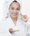 Beberapa tips untuk dapatkan makeup tahan lama bagi kulit berminyak. (foto: jcomp/freepik)