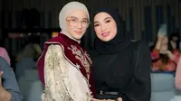 Model Gamis Pesta Mulan Jameela di Wedding Anniversary Crazy Rich Kalimantan Selatan, Glamor dengan Kerah Beludru