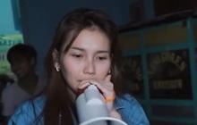 7 Potret Kocak Ayu Ting Ting Ikut Bangunkan Sahur Warga Bareng Bocah Kampung, Masih Pakai Baju Tidur Sambil Totalitas Pakai Toa