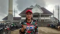 Maria Eva Berikan Bantuan untuk Korban Banjir di Cengkareng