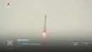Peluncuran ini memberikan dorongan baru bagi sektor luar angkasa, yang bertahun-tahun mengalami masa sulit dan baru-baru ini terisolasi akibat perang di Ukraina.  (Roscosmos State Space Corporation via AP)