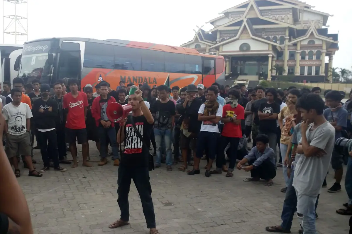 20151130 - hmi ogah pulang