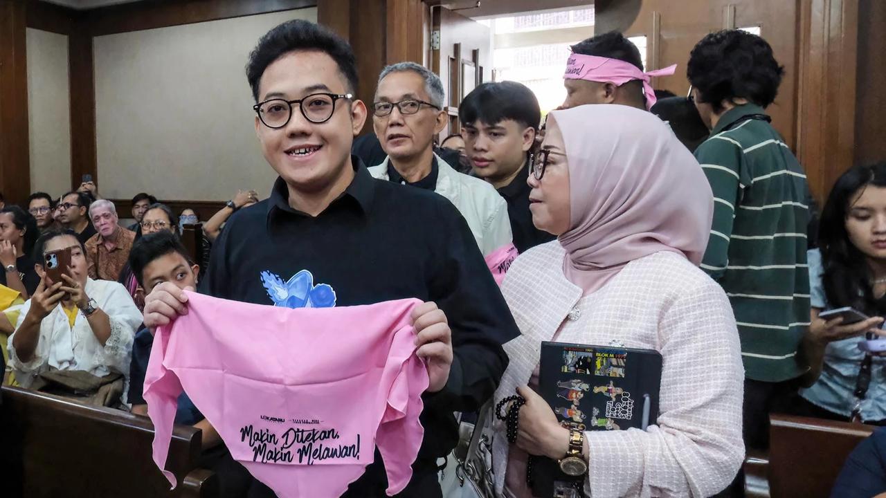 FOTO: Delpedro CS Divonis Bebas dalam Kasus Dugaan Penghasutan Demonstrasi Agustus 2025