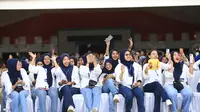 Jokowi melakukan kunjungan kerja ke Makassar bertemu ribuan nasaban Mekaar. (Liputan6.com/ ist)