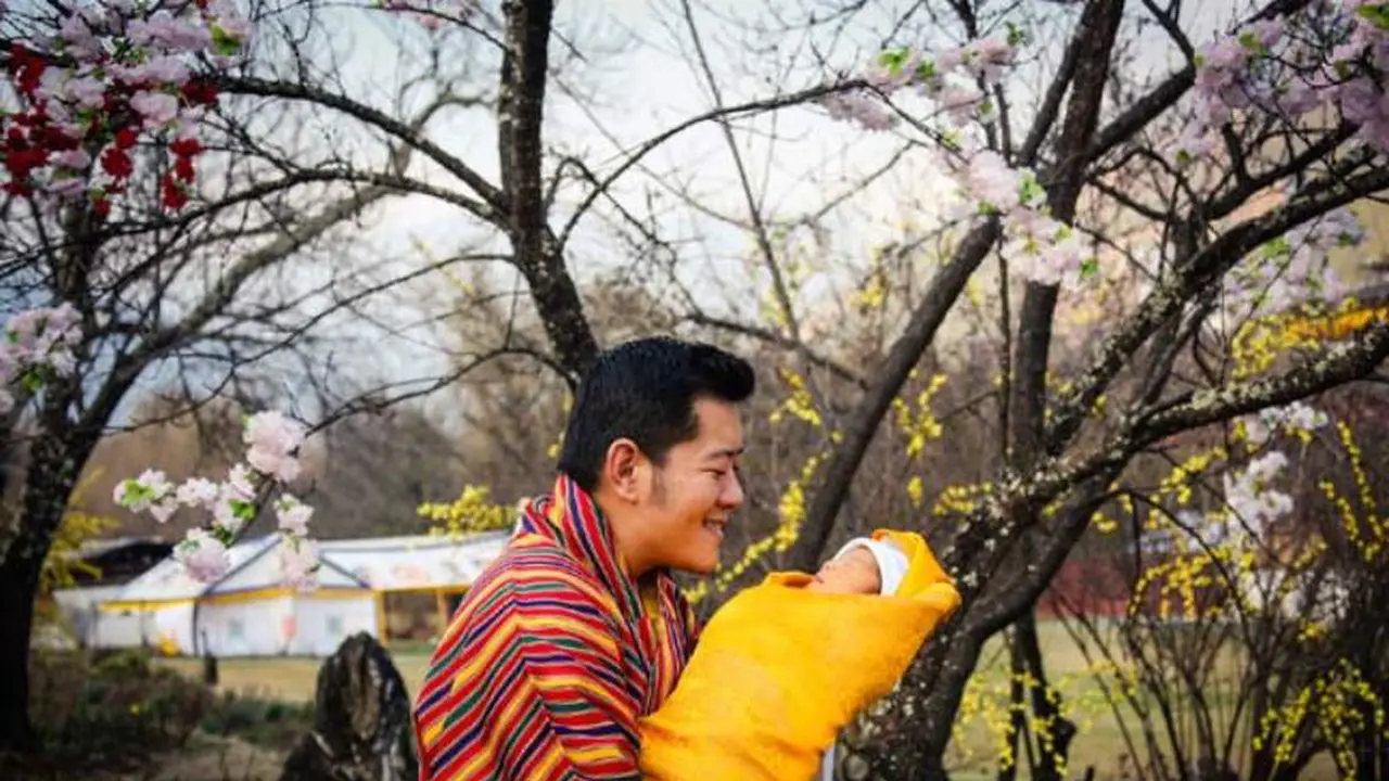 Memasak Untuk Anak-anak, Raja Bhutan Dipuja Netizen