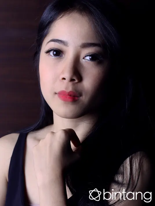 Telah menekuni ballet, akting, hingga menyanyi, darah seni nampaknya mengalir keras di diri Karina Salim. Wanita 24 tahun ini rupanya memiliki cita-cita menjadi penyanyi namun lebih serius menekuni ballet dan akting. (Andy Masela/Bintang.com)