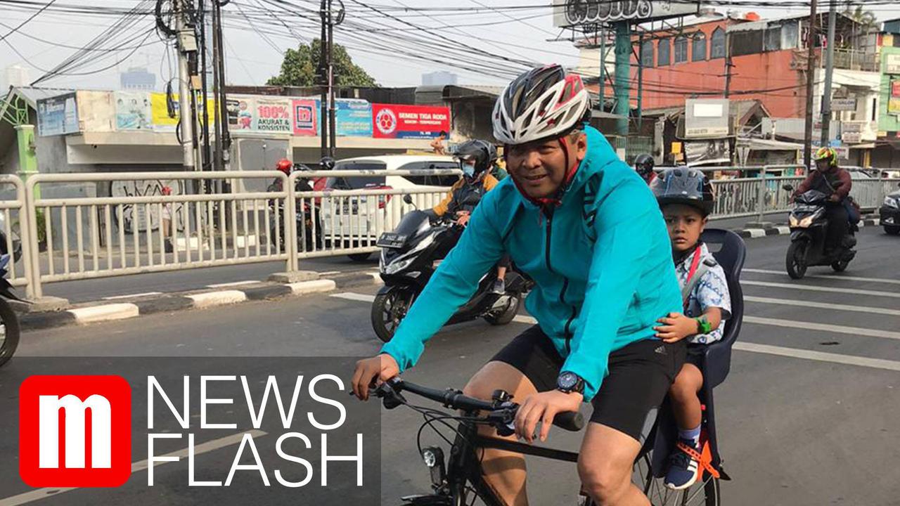 VIDEO: Kedekatan Menteri Edhy Prabowo dan Sang Anak, Antar Sekolah Naik Sepeda