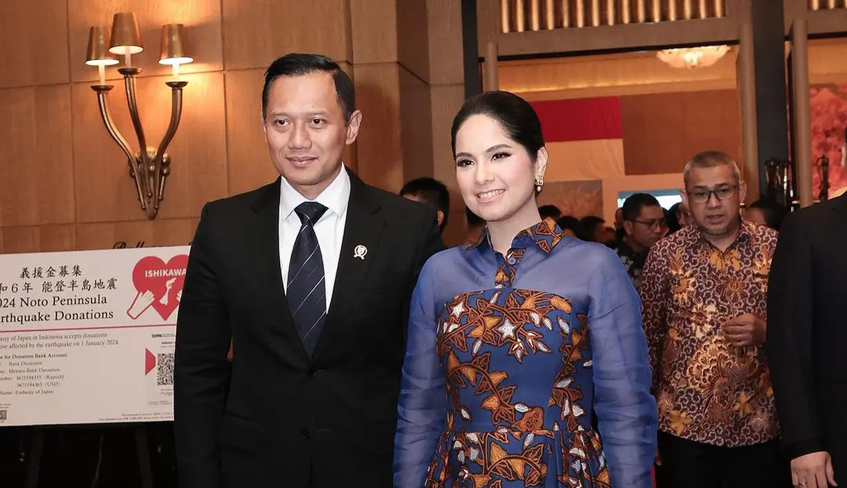 Setelah resmi dilantik menjadi Menteri ATR/BPN, AHY langsung menjalankan tugasnya dengan memenuhi undangan Dubes Jepang untuk Indonesia. Tak ketinggalan, Annisa Pohan turut mendampingi sang suami di tugas perdananya sebagai seorang menteri. [Foto: Instagram/agusyudhoyono]