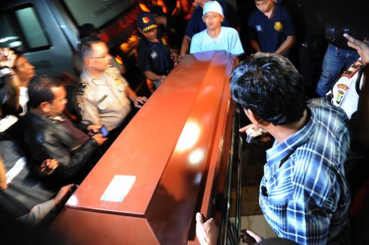 Jenazah terduga teroris tiba di RS Polri