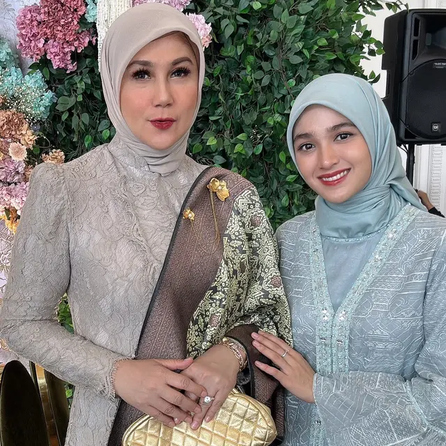 Potret 6 Artis Reuni di Pernikahan Febby Rastanty, Lepas Rindu Lama Tak Jumpa