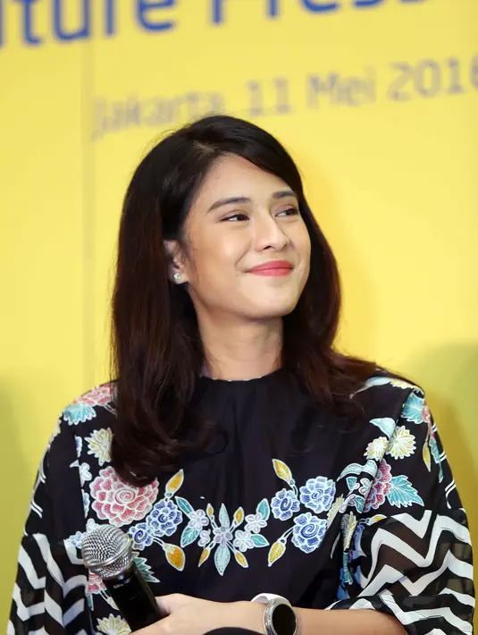  "Di dunia entertainmen tidak ada kepastian karir yah. Kalau di industri pekerjaan yang lain ada jenjang karir dan sudah disiapkan," kata Dian Sastrowardoyo. (Nurwayunan/Bintang.com)