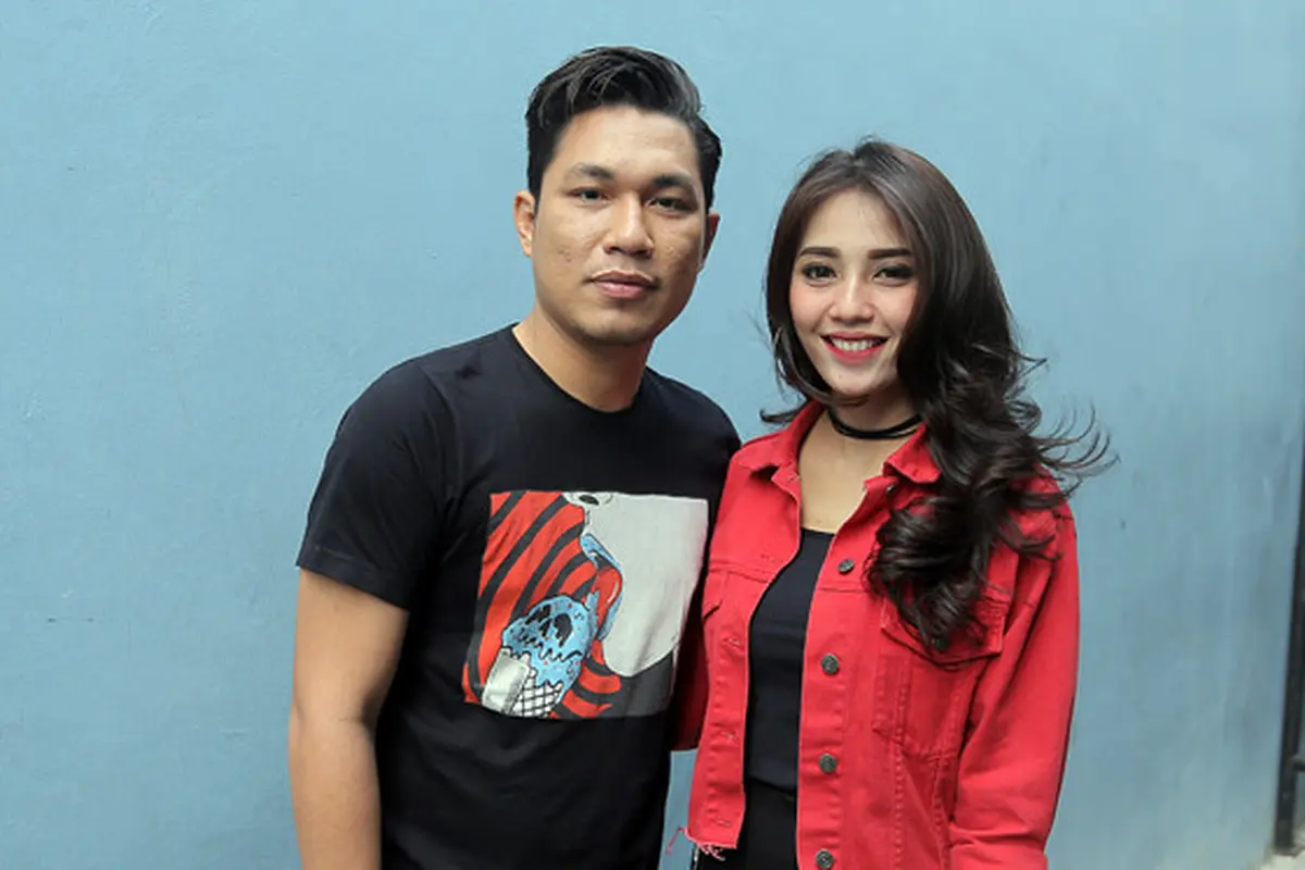 [Bintang] Rizal Armada dan Monica Imas