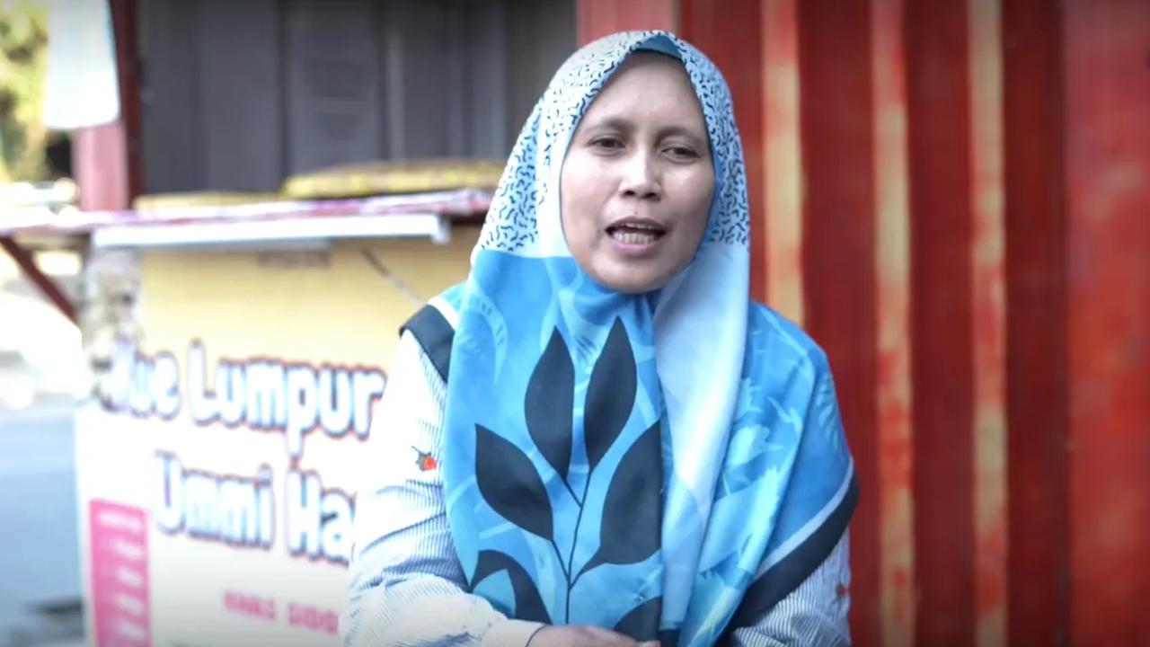 Pilih jual kue lumpur bakar<br>