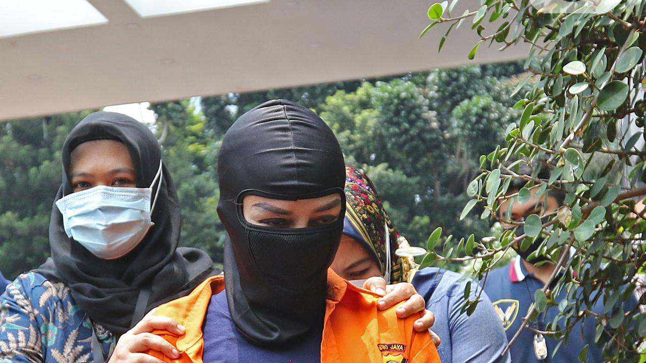 Artis Cynthiara Alona Jadi Tersangka Kasus Dugaan Prostitusi Online