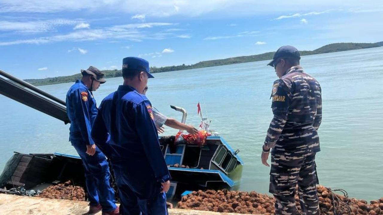 Mengapa 60 Ton Kelapa Bisa Karam? Kapal Karam Batam Tenggelamkan Muatan di Pelabuhan Golden Fish