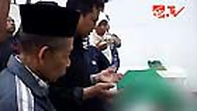 Keluarga Bawa Jenazah Dani dan Rangga