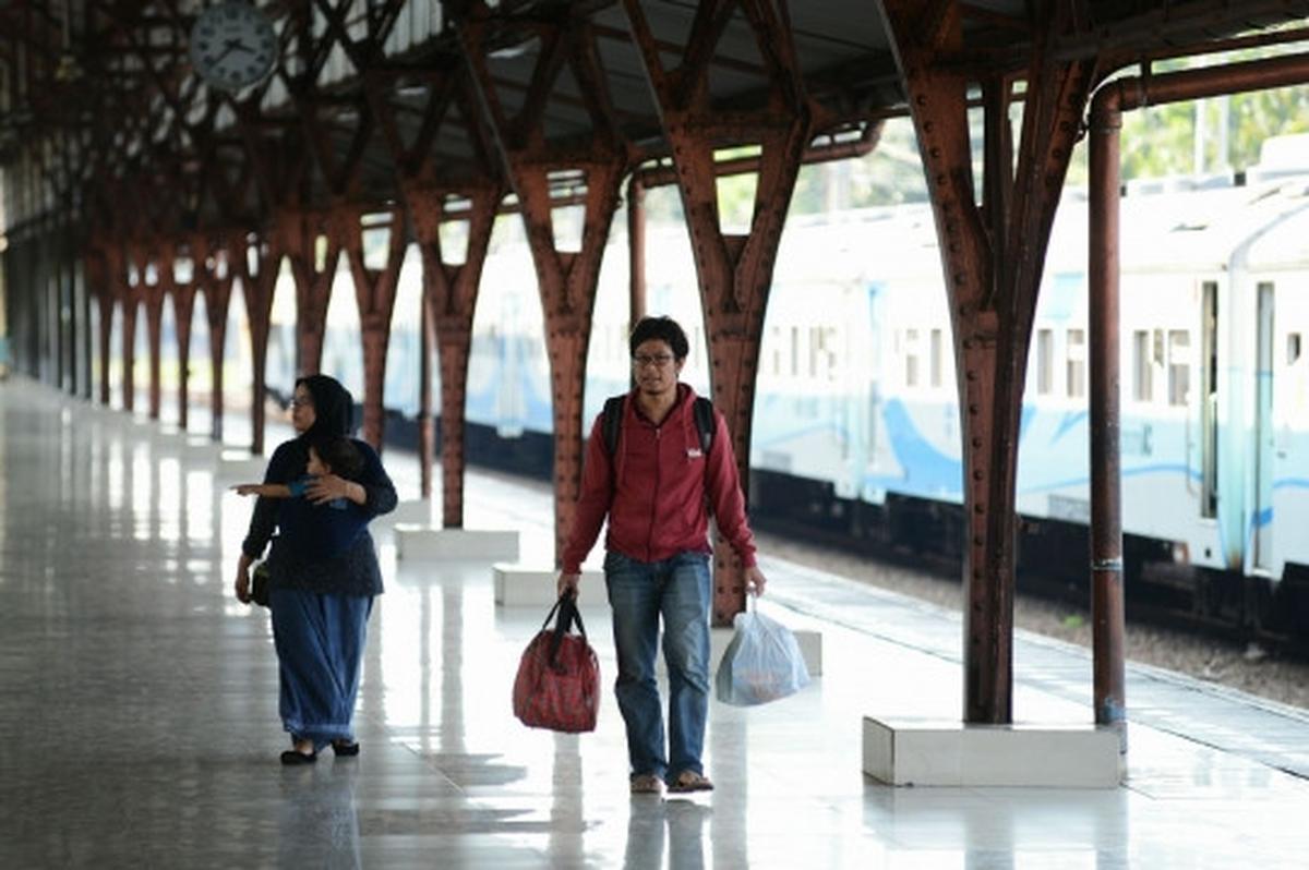 H+4 Lebaran, pemudik mulai padati Stasiun Pasar Senen