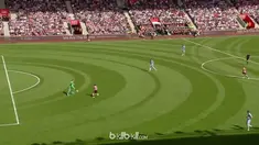 Berita video Jack Butland mencoba meniru kiper Bayern Munchen, Manuel Neuer, tapi lawan hampir cetak gol. This video presented by BallBall.