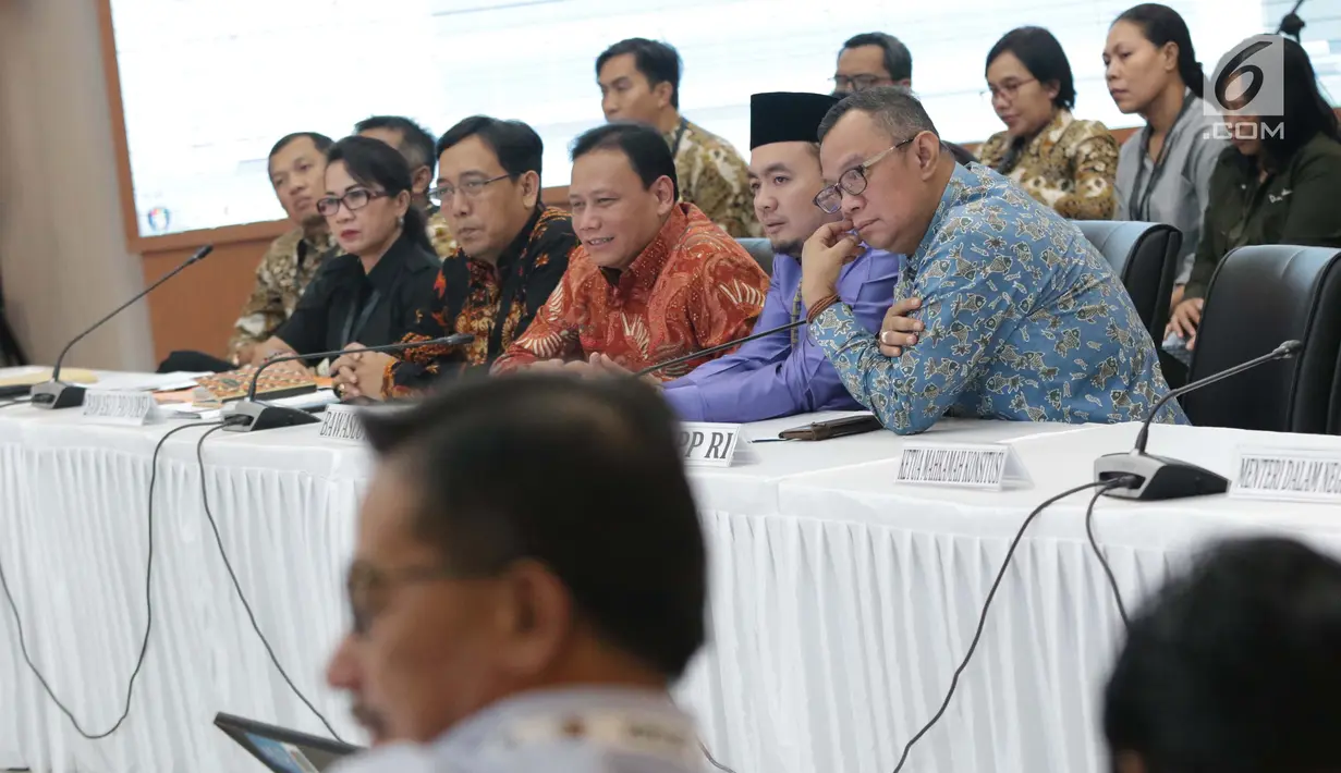 Ketua Bawaslu, Abhan saat menghadiri rapat Rekapitulasi Hasil Penghitungan Perolehan Suara Tingkat Nasional dan Penetapan Hasil Pemilu Tahun 2019, Jakarta, Jumat (10/5/2019). Rencananya hari ini, rapat menetapkan hasil penghitungan di Bali dan Bangka Belitung. (Liputan6.com/Helmi Fithriansyah)