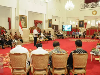 Suasana sidang Kabinet Paripurna yang diadakan Presiden Jokowi di Istana Negara, Jakarta, Jumat (9/9). Sidang kabinet paripurna tersebut membahas hasil kunjungan kerja presiden ke Tiongkok dan Laos. (Liputan6.com/Faizal Fanani)