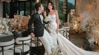 Rancang Gaun Shenina Cinnamon, Hian Tjen Ungkap Tren Busana Pengantin 2025 Lebih Effortless