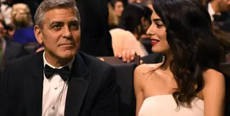 Kebahagiaan tengah bersama George Clooney dan Amal Alamuddin. Belum lama ini mereka baru saja dikaruniai sepasang anak kembar dan pastinya mereka telah menjadi orang tua secara resmi. (AFP/Bintang.com)
