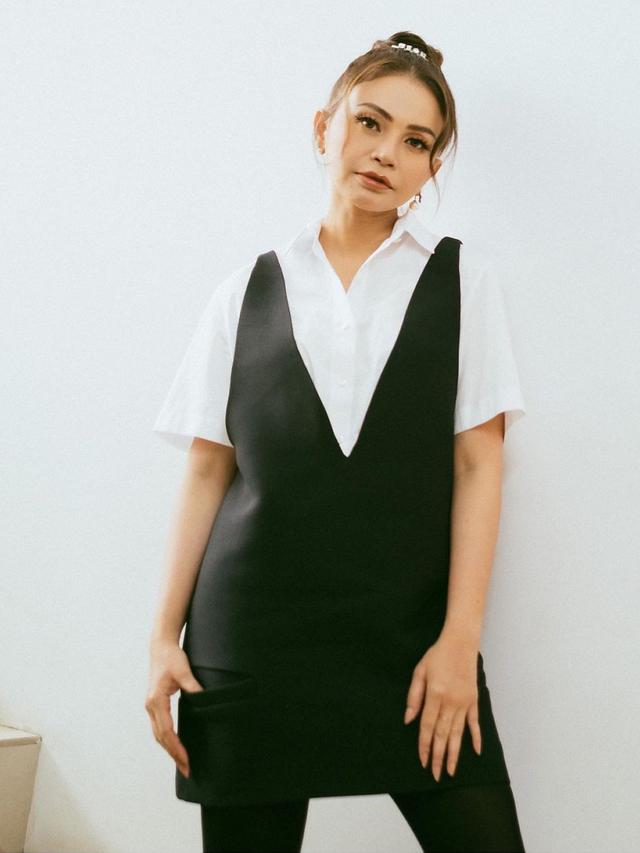 Potret Rossa yang Awet Muda