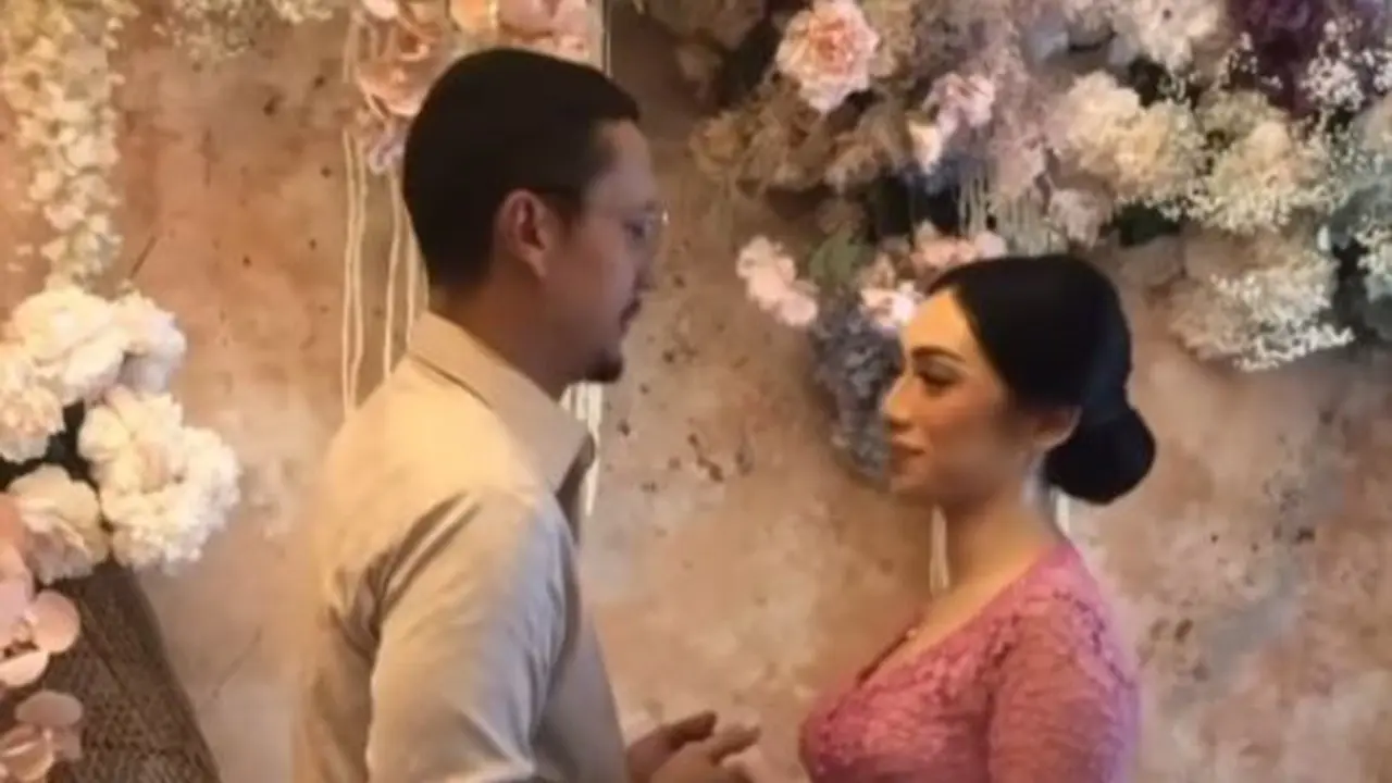 Potret Angga Puradiredja dan Dewi Andarini (Sumber: Instagram/dewiandarini)
