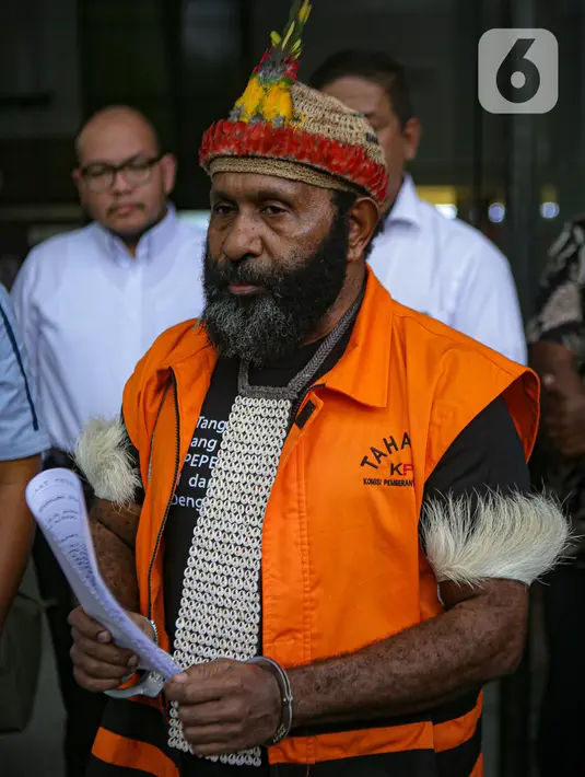 Menurut Ricky, Makassar merupakan kota yang jauh dari Mamberamo Tengah. Ia pun tidak memahami pertimbangan MA menetapkan sidang di Sulawesi Selatan. (Liputan6.com/Faizal Fanani)