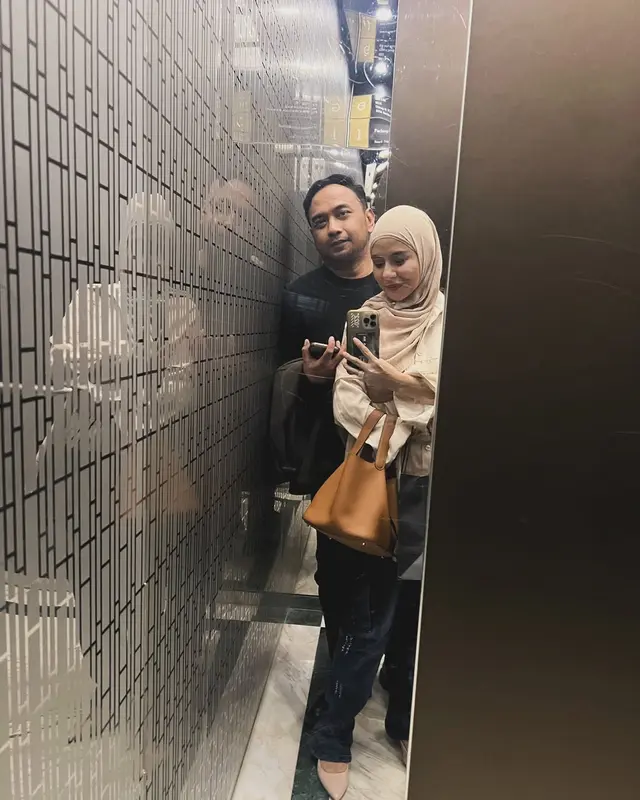 Dikabarkan pisah ranjang dengan Bebi Romeo usai 20 tahun nikah, Meisya Siregar beri respons santai