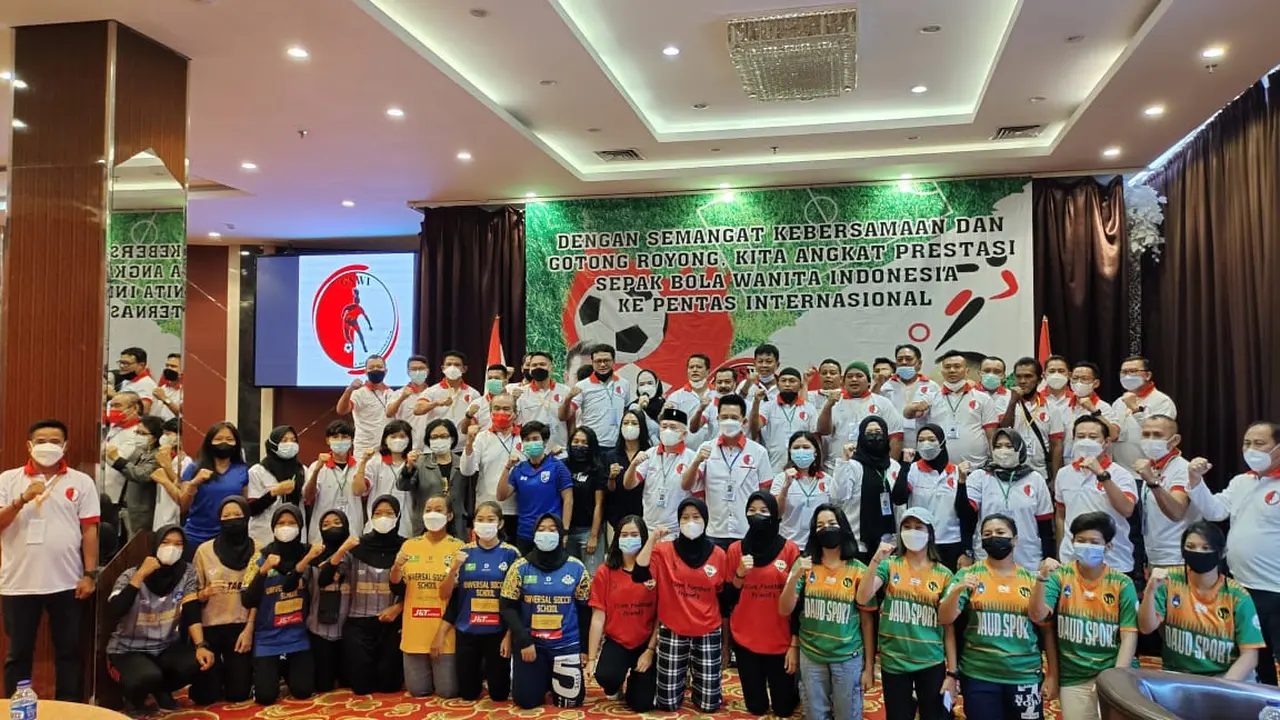 Gerakan Sepak Bola Wanita Indonesia (GWSI).