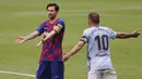 Striker Barcelona, Lionel Messi, saat melawan Celta Vigo pada laga La Liga di Stadion Balaidos, Sabtu (27/6/2020). Kedua tim bermain imbang 2-2. (AP/Lalo Villar)