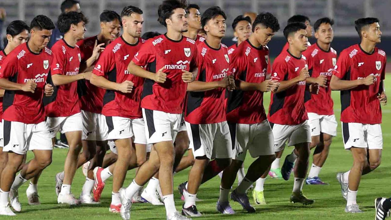 FOTO: Jelang Piala AFF U-23 2025, Timnas Indonesia Panaskan Mesin di Stadion Madya Jakarta