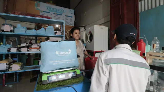 Geliat ekonomi di sekitar Kawasan Industri PT Indonesia Morowali Industrial Park (IMIP). Berbagai usaha mikro, kecil dan menengah (UMKM) terus bertumbuh di seputar Bahodopi, Morowali, Sulawesi Tengah. (Dok IMIP)