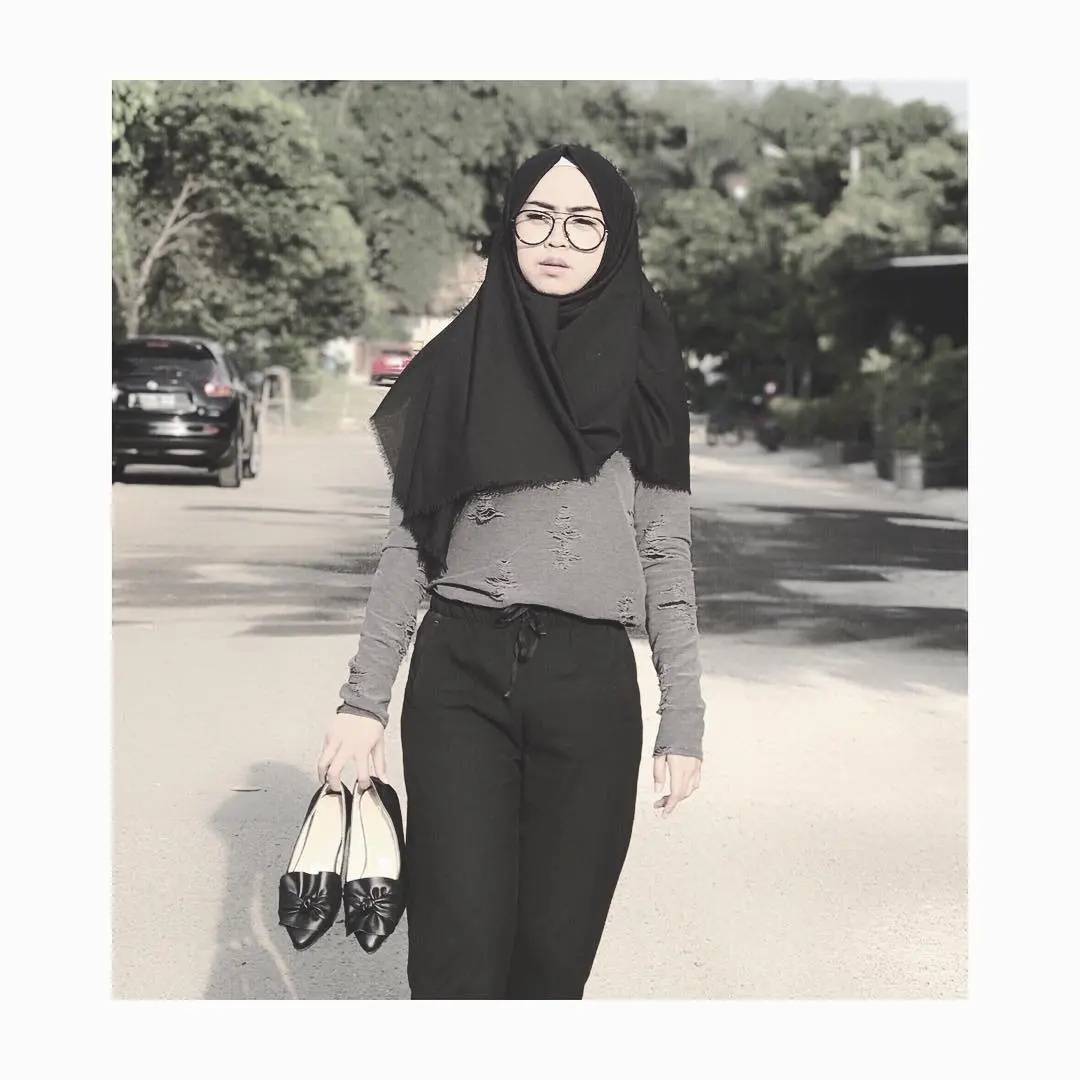 Penampilan hijab Ria Ricis. (Sumber foto: riaricis1795/instagram)