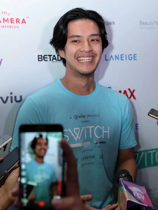 Kabar kedekatan Morgan dan Aura Kasih beredar setelah keduanya mengunggah foto di akun instagram masing-masing. Hal itu memunculkan banyak pertanyaan terkait hubungan keduanya. (Deki Prayoga/Bintang.com)